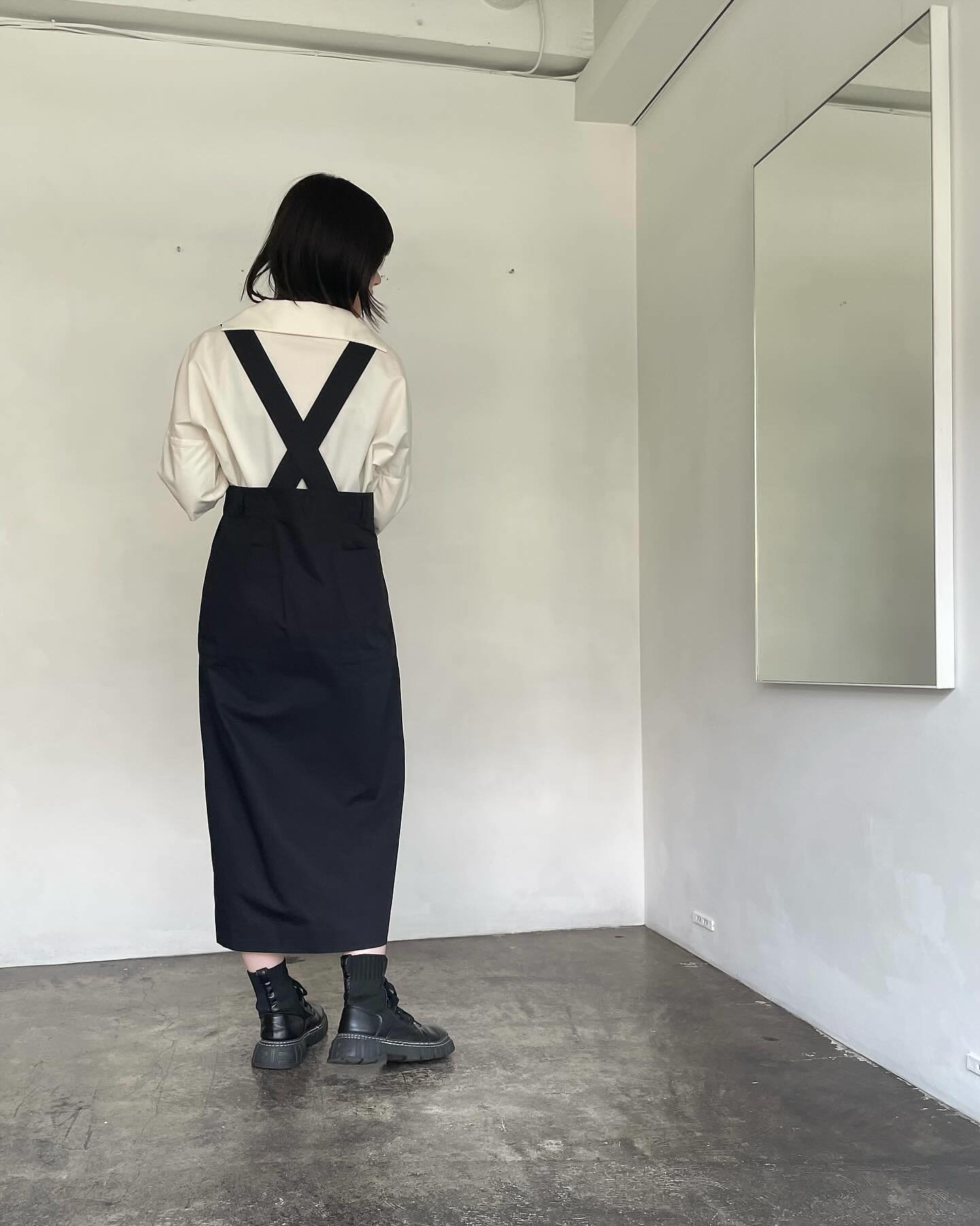 .
2024SS collection

・cotton linen salopette skirt